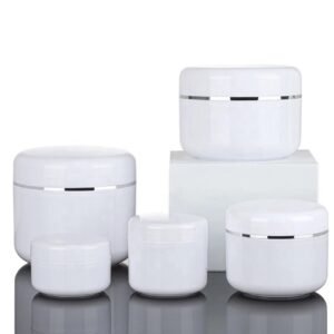 Tarros redondos blancos